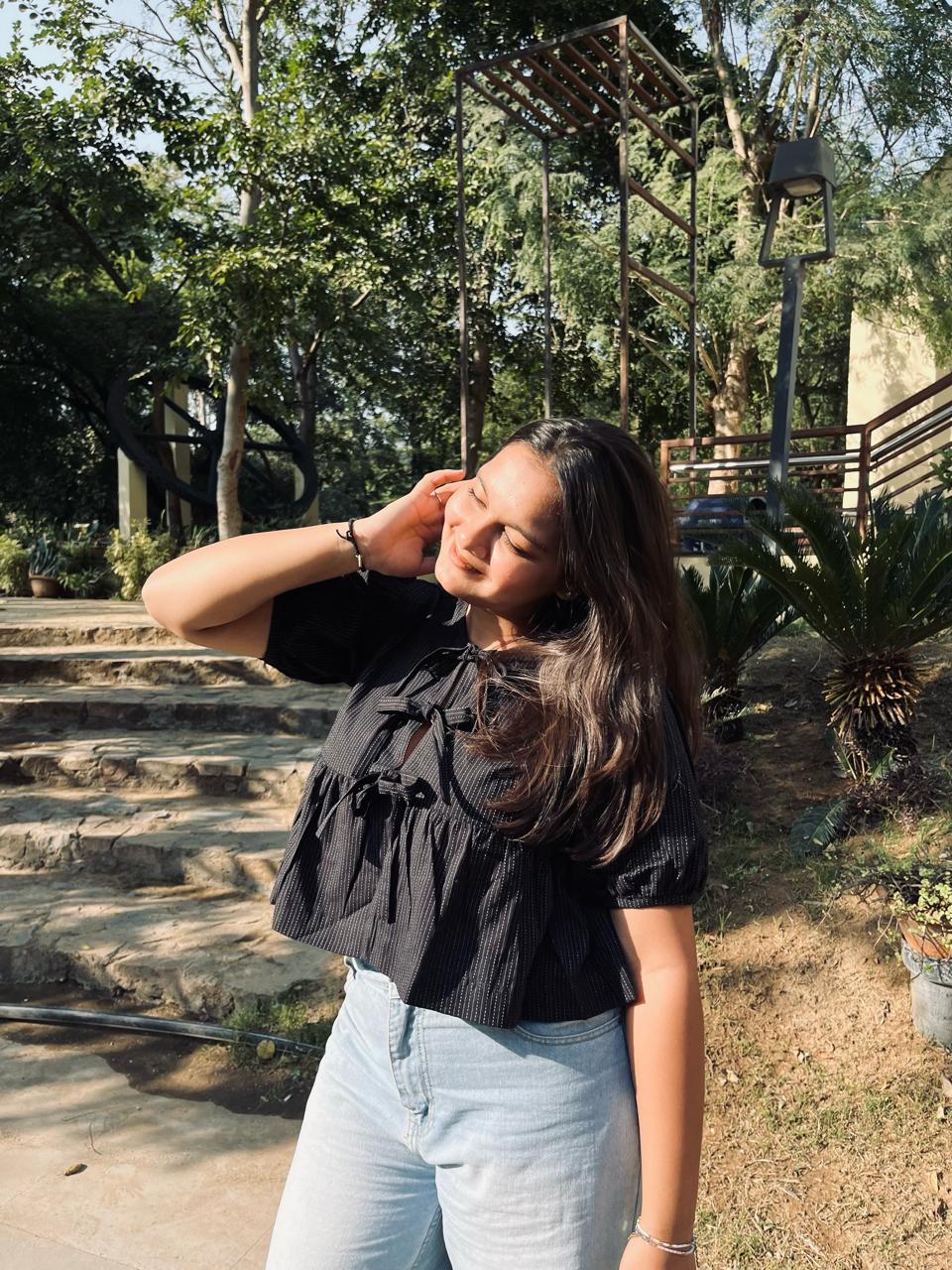 BLACK BOW TOP 